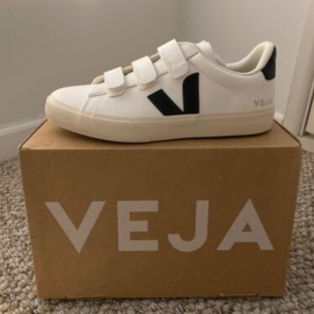 Veja Recife Velcro  Womens Size 9 -BRAND NEW STILL IN BOX NEVER WORN